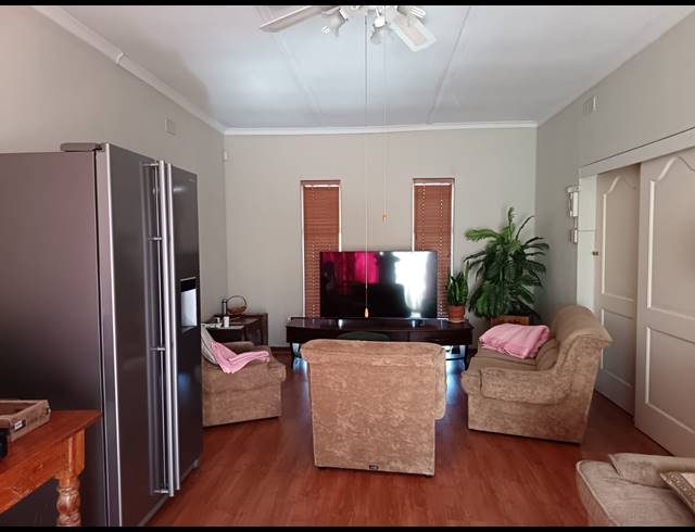 5 BEDROOM HOUSE FOR SALE IN THREE RIVERS